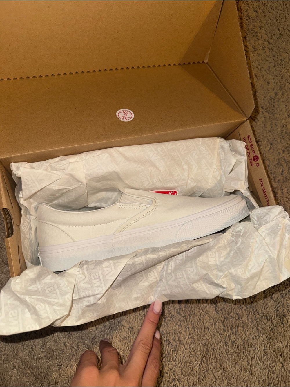 Woman’s Slip-On Canvas Sneakers in White